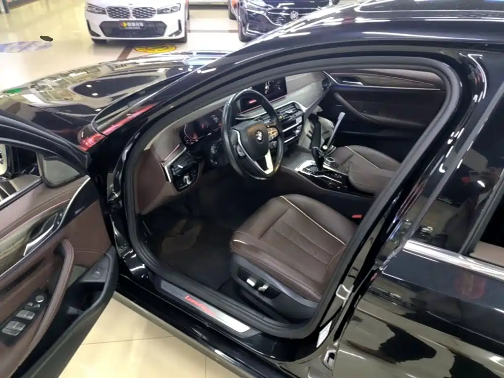 BMW 5 Series — миниатюра 16