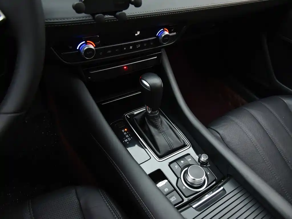 Mazda Atenza — миниатюра 10