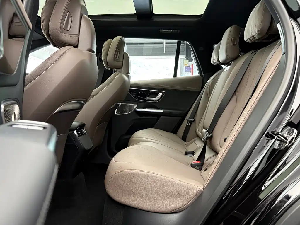 Mercedes-Benz EQE SUV — миниатюра 15