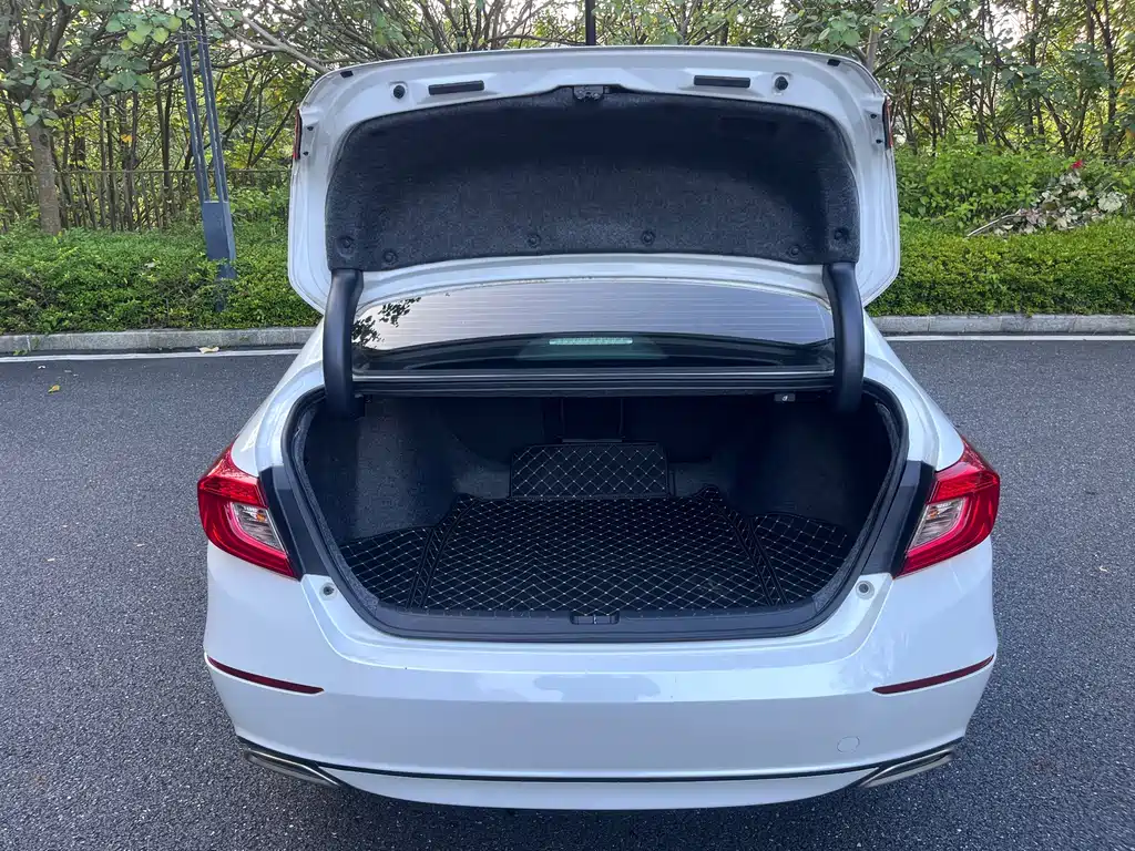 Honda Accord — миниатюра 16