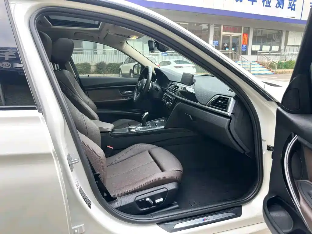 BMW 3 Series — миниатюра 11