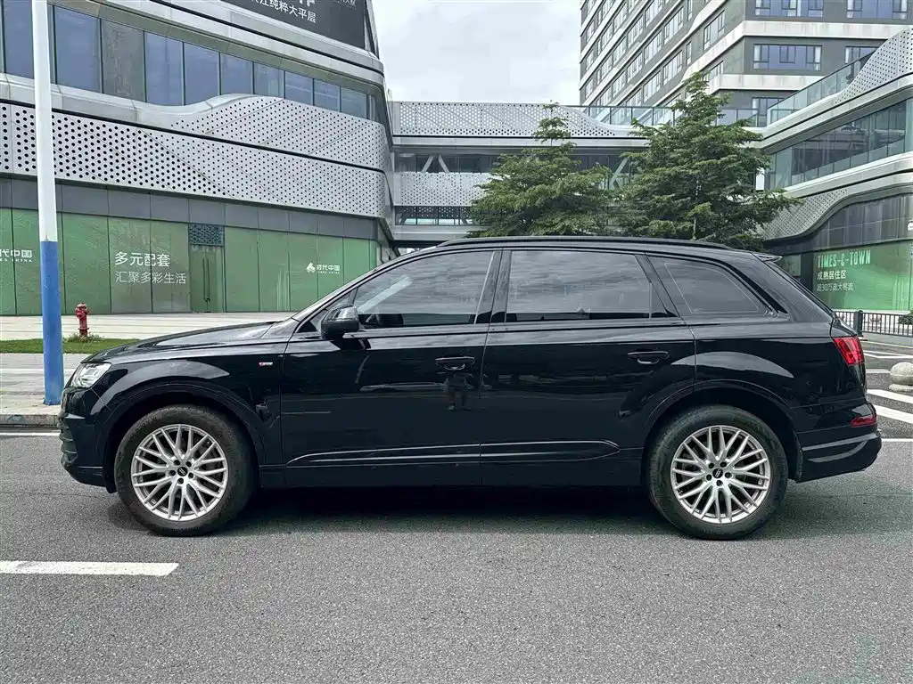 Audi Q7 — миниатюра 10