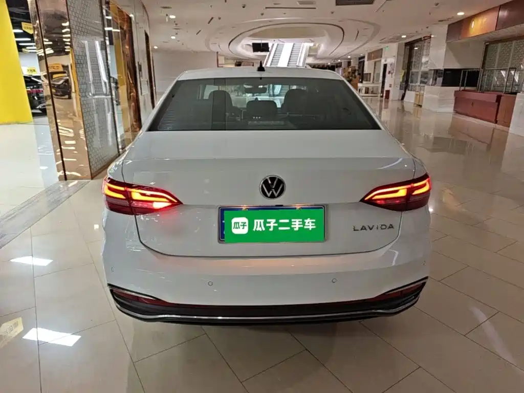 Volkswagen Lavida — миниатюра 6