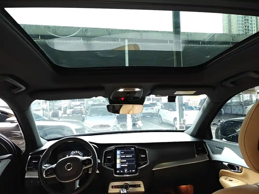 Volvo XC90 — миниатюра 18