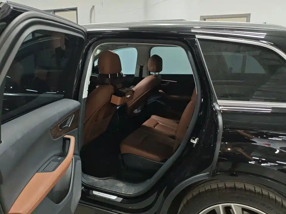 Audi Q7 — миниатюра 4