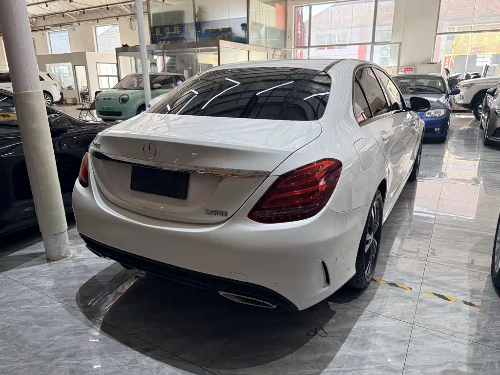Mercedes-Benz C-Class — миниатюра 4