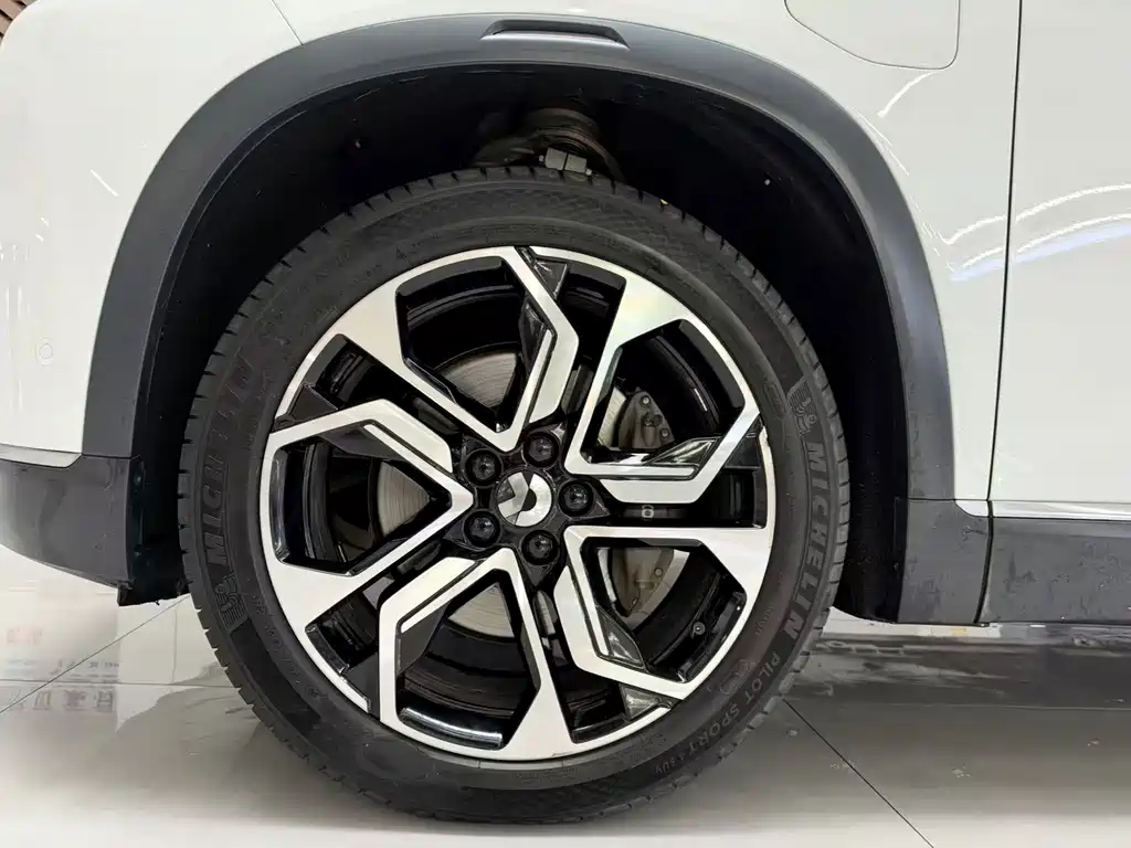NIO ES8 — миниатюра 24