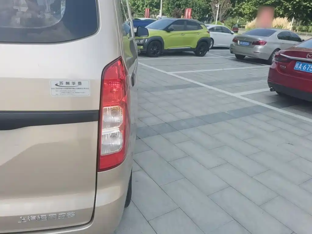 Wuling Hongguang V — миниатюра 8