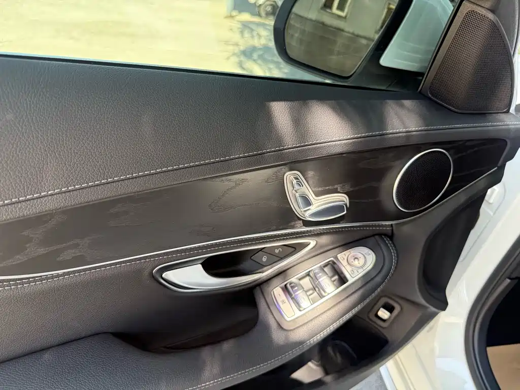 Mercedes-Benz C-Class — миниатюра 10