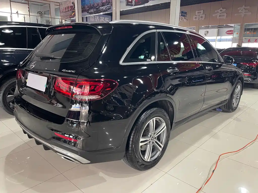 MERCEDES-BENZ GLC