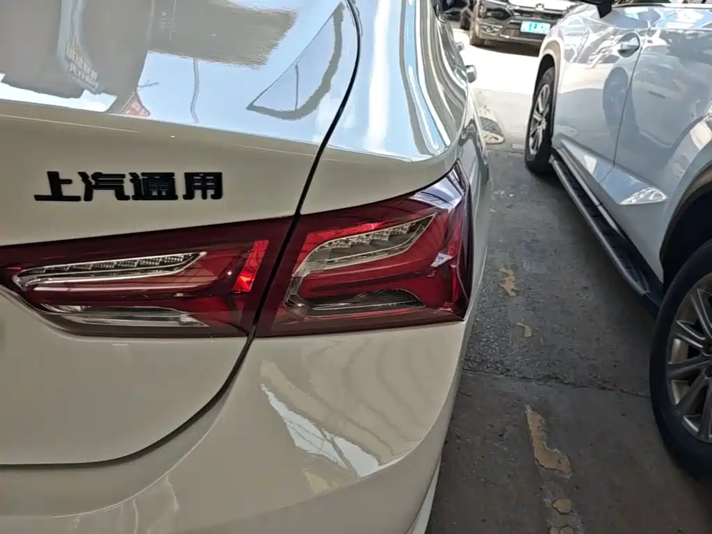Chevrolet Malibu XL — миниатюра 8
