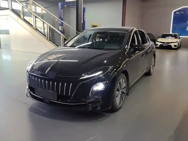 Hongqi E-QM5