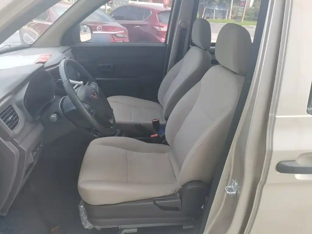 Wuling Hongguang V — миниатюра 15