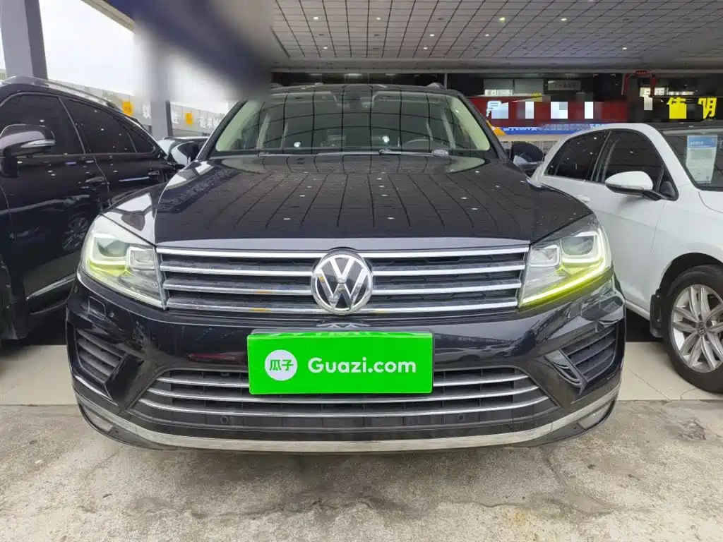 VOLKSWAGEN TOUAREG
