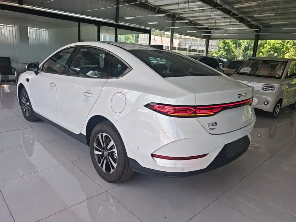 BYD Qin Plus PLUS 2025 DM-i Smart Drive 120KM