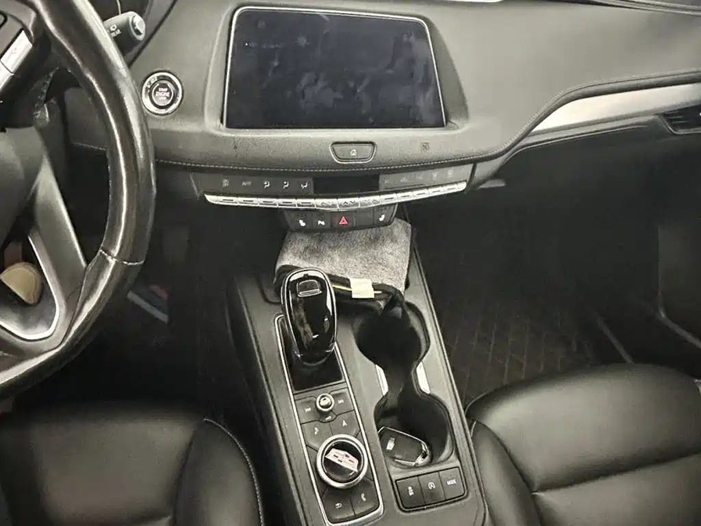 Cadillac XT4 — миниатюра 5