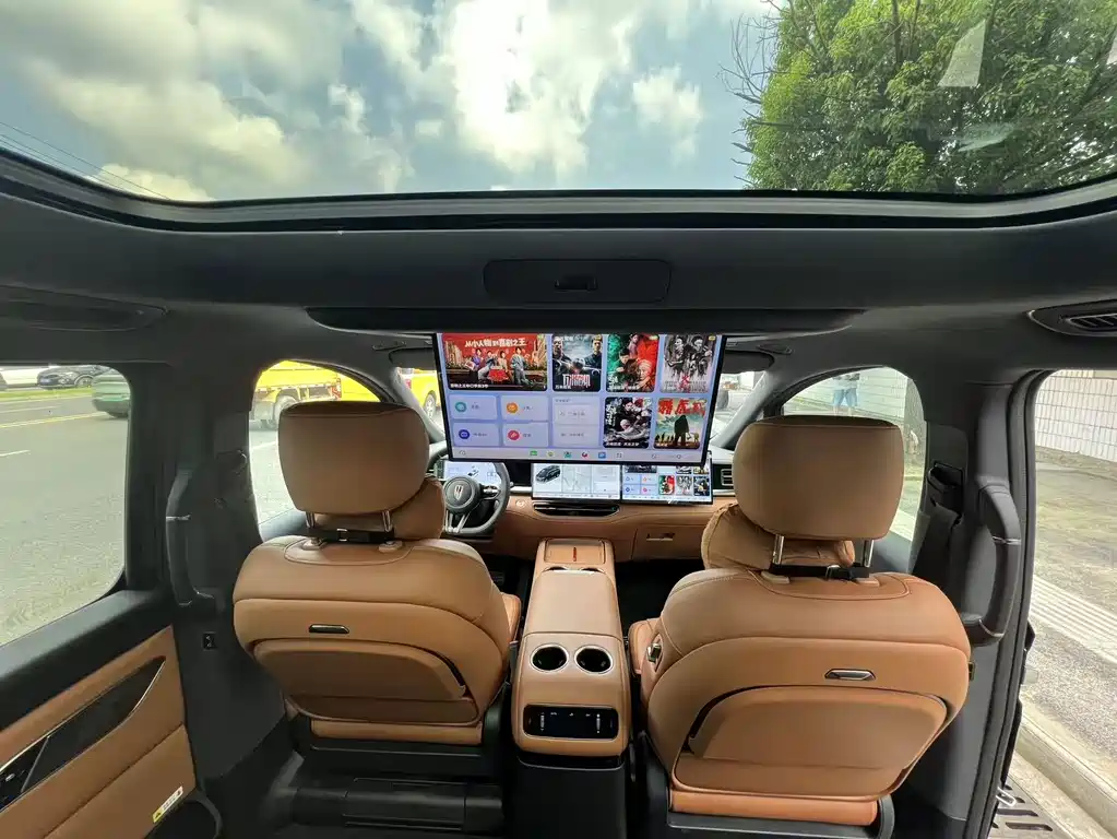 Hongqi Hongqi HQ9 PHEV — миниатюра 12