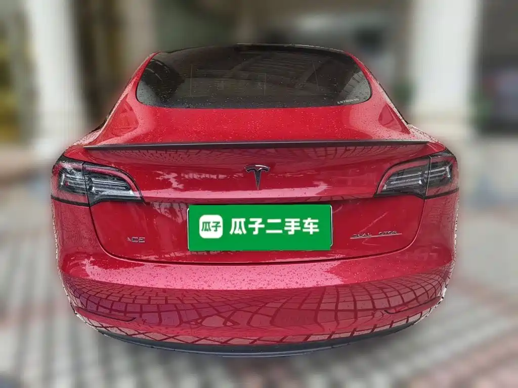 Tesla Model 3 — миниатюра 5