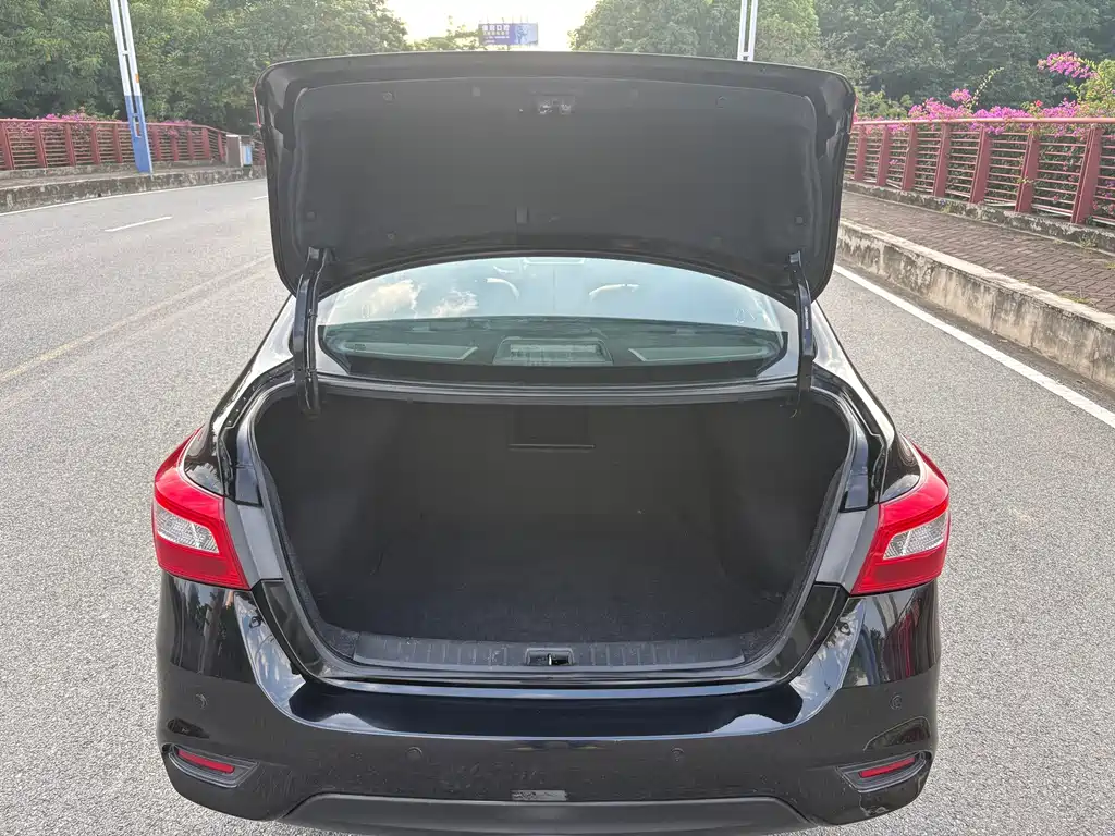 Nissan Sylphy — миниатюра 9