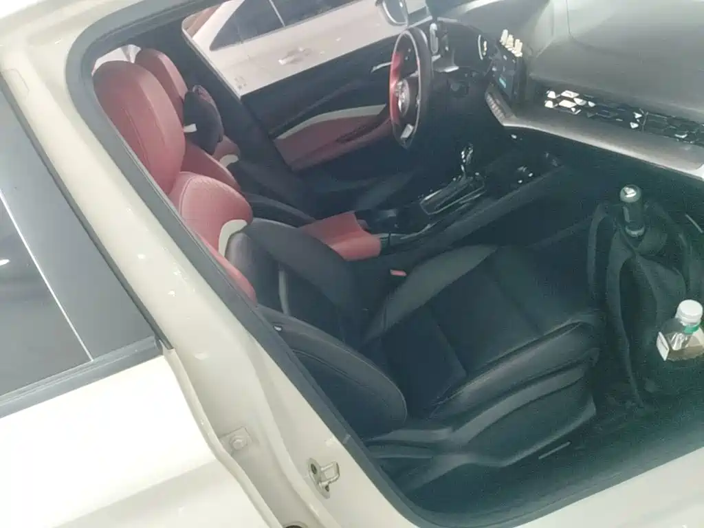 MG MG5 — миниатюра 25