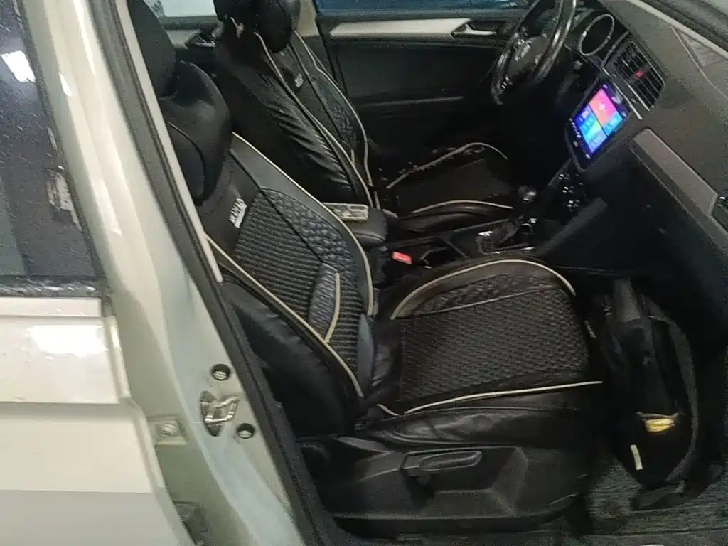 Volkswagen Tiguan L — миниатюра 20