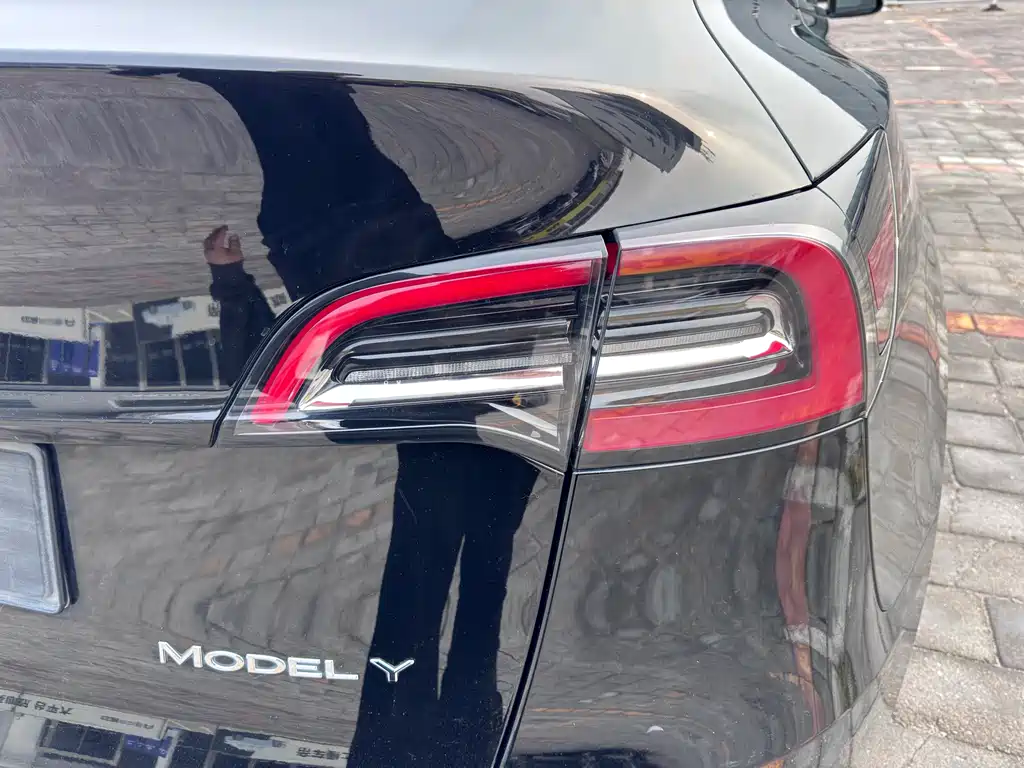 Tesla Model Y 2022 — фото 17