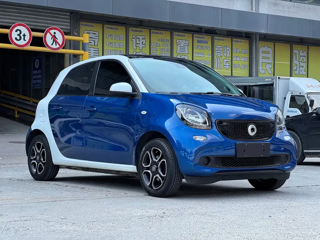 Smart forfour 0.9T 66 kW Pioneer Edition, фото 3