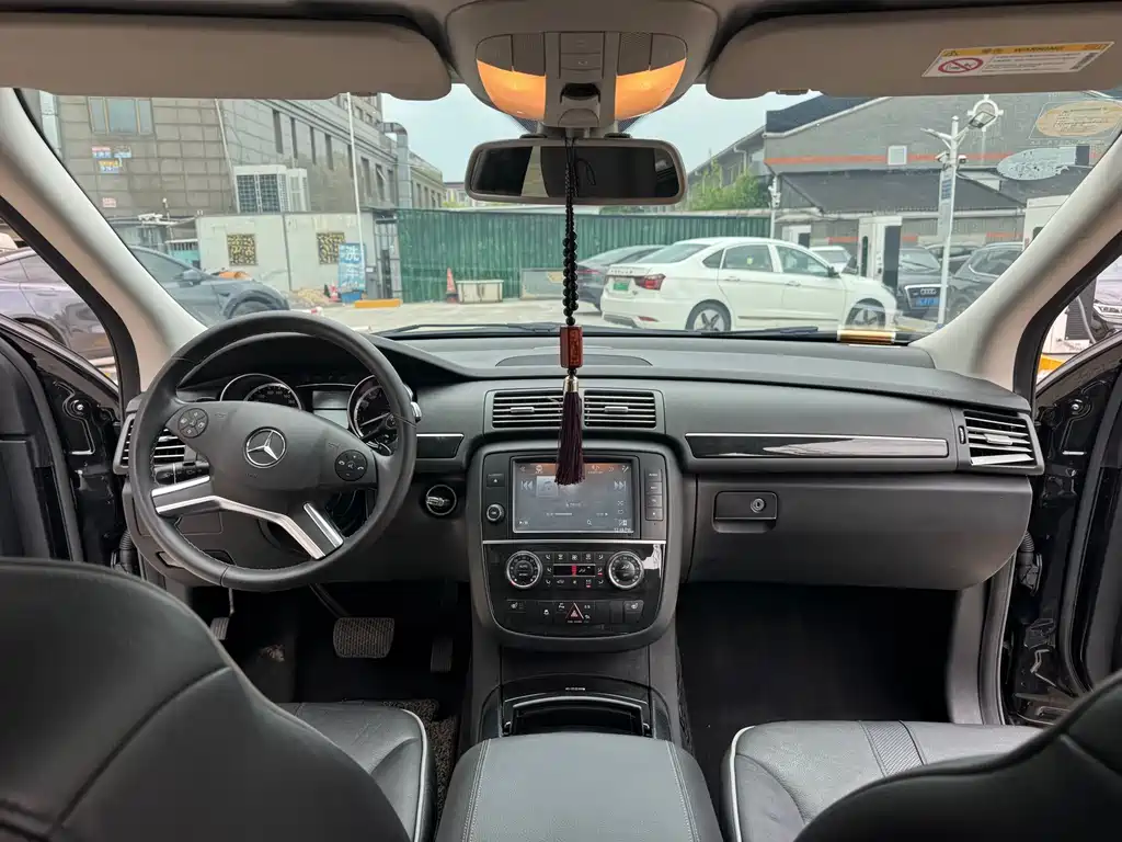 Mercedes-Benz R 2017 R 320 4MATIC