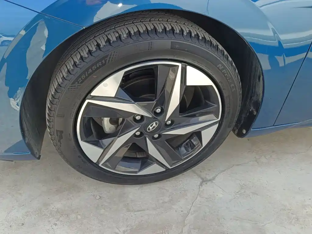 Hyundai Elantra — миниатюра 23