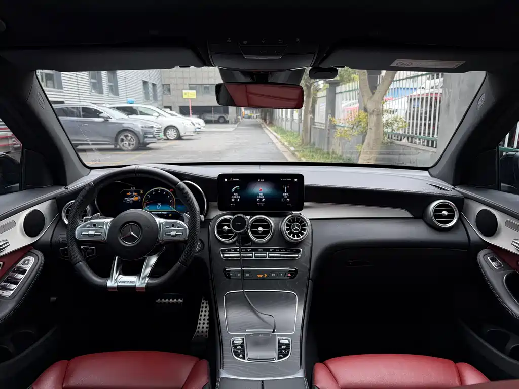 MERCEDES-BENZ GLC AMG