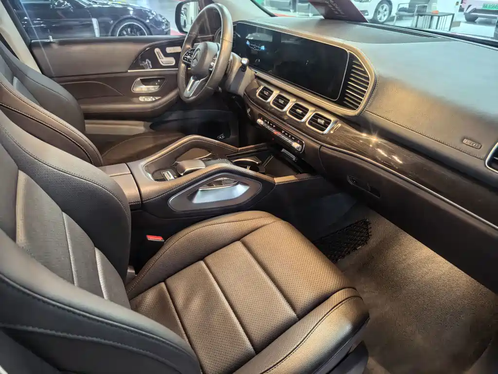 Mercedes-Benz GLE (Import) — миниатюра 8
