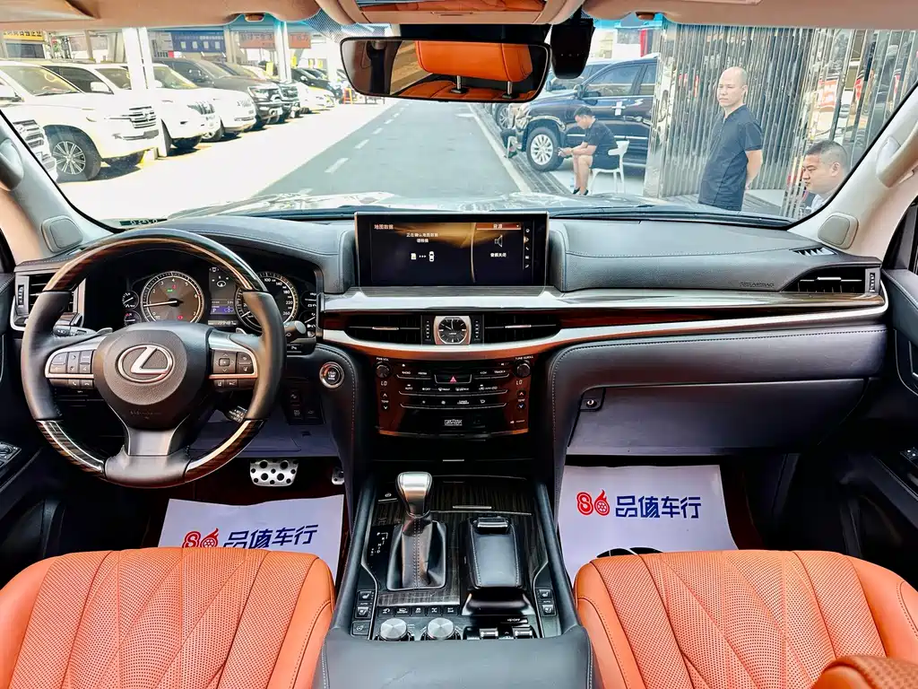 Lexus LX — миниатюра 6