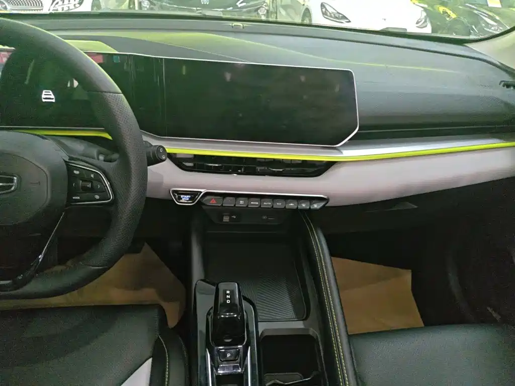Geely Binyue — миниатюра 13