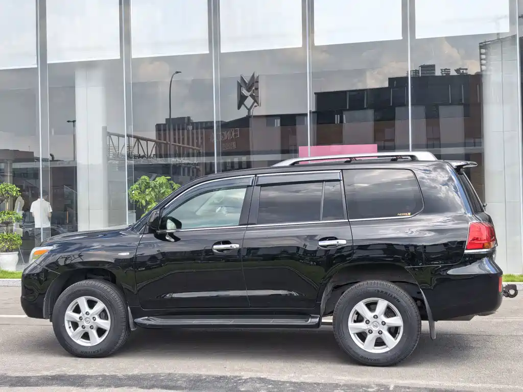 Lexus LX — миниатюра 11