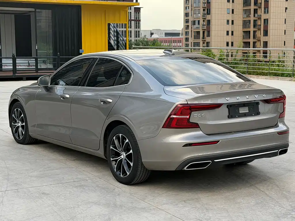 Volvo S60 — миниатюра 5