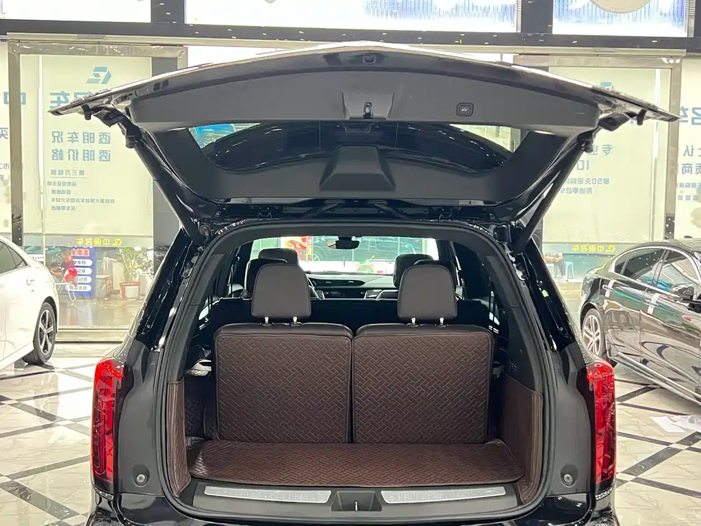 Cadillac XT6 — миниатюра 14