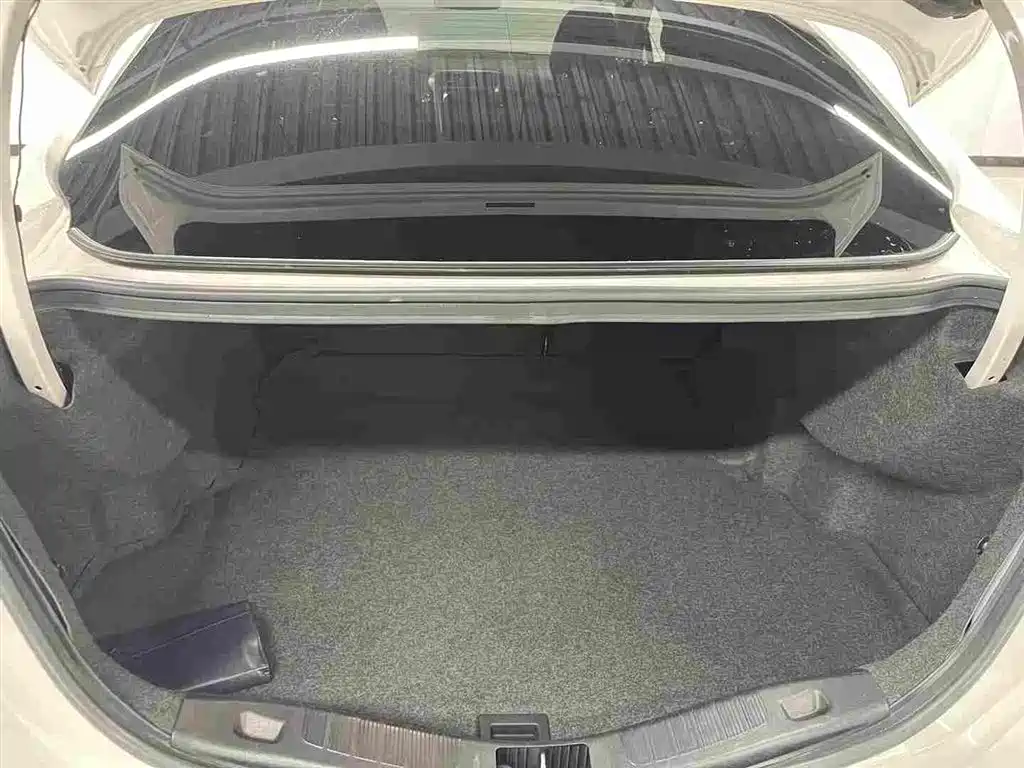 Ford Mondeo — миниатюра 6