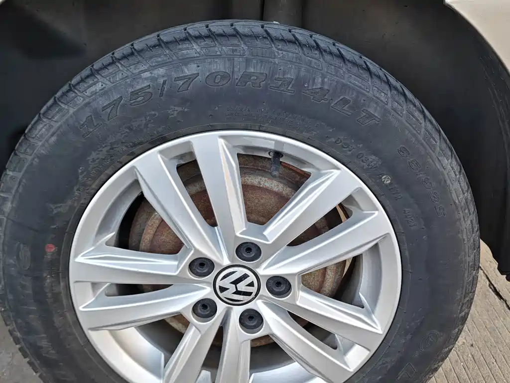 Volkswagen Jetta — миниатюра 17