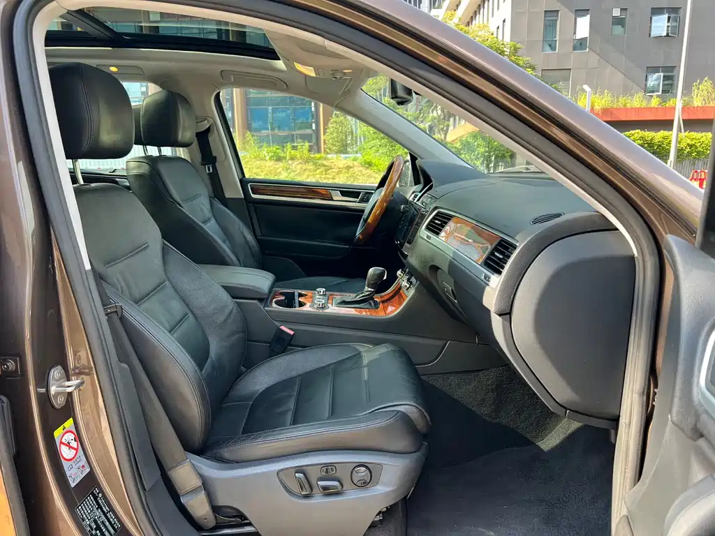 Volkswagen Touareg — миниатюра 12