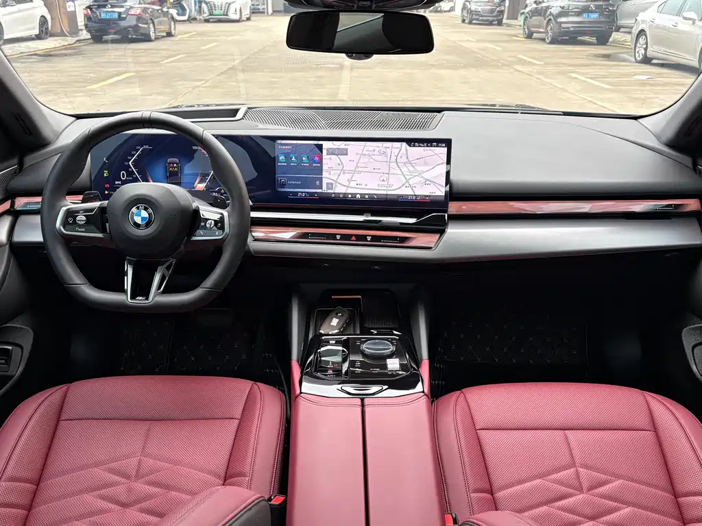 BMW 5 Series — миниатюра 8