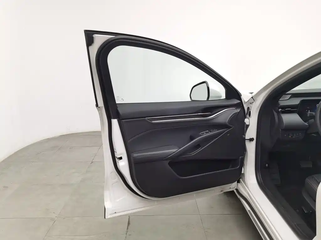 Ford Mondeo — миниатюра 8