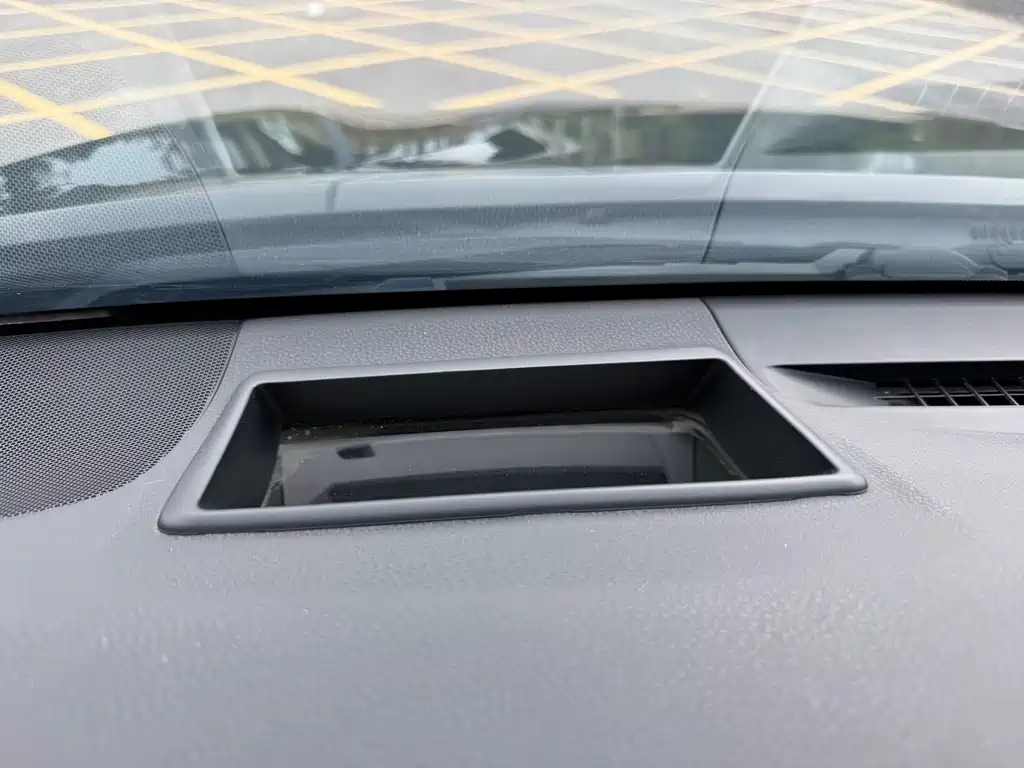 Toyota Camry — миниатюра 33