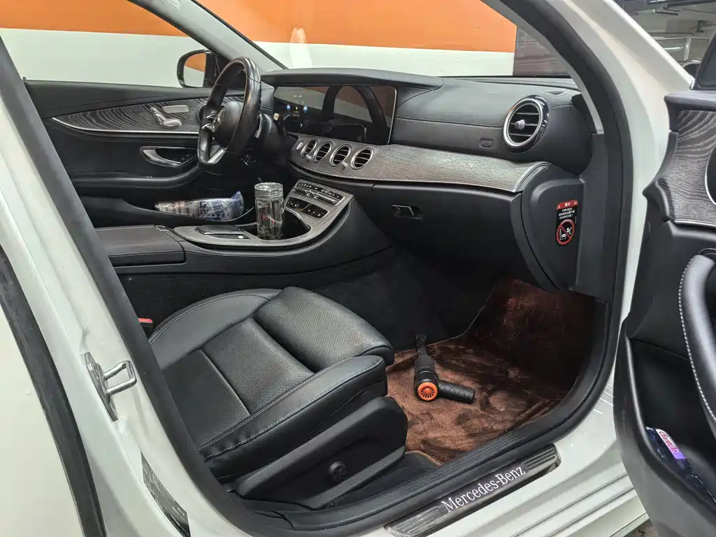Mercedes-Benz E-Class — миниатюра 4