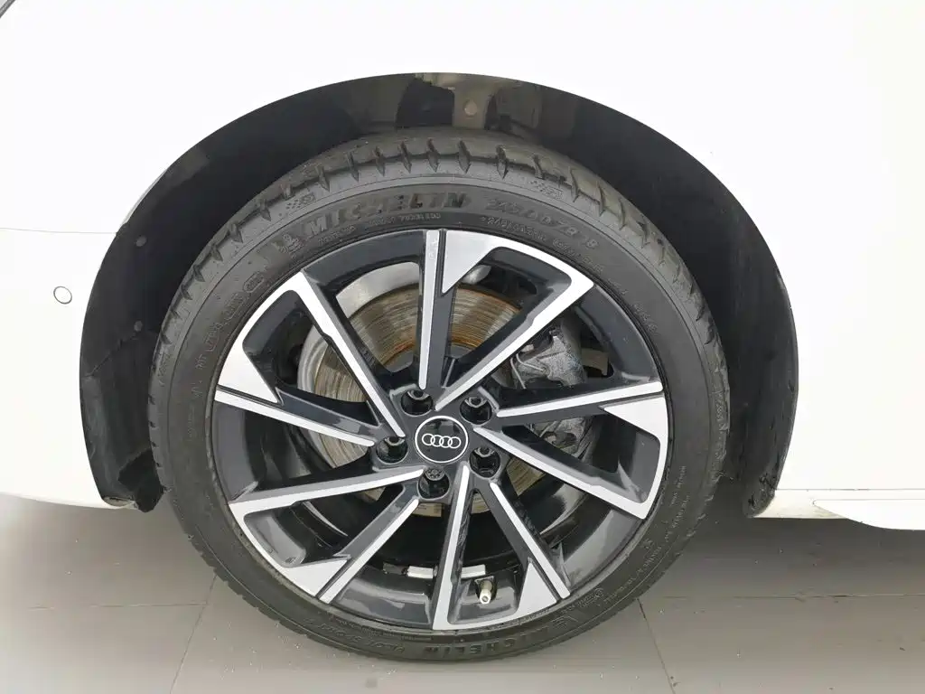 Audi A4L — миниатюра 17