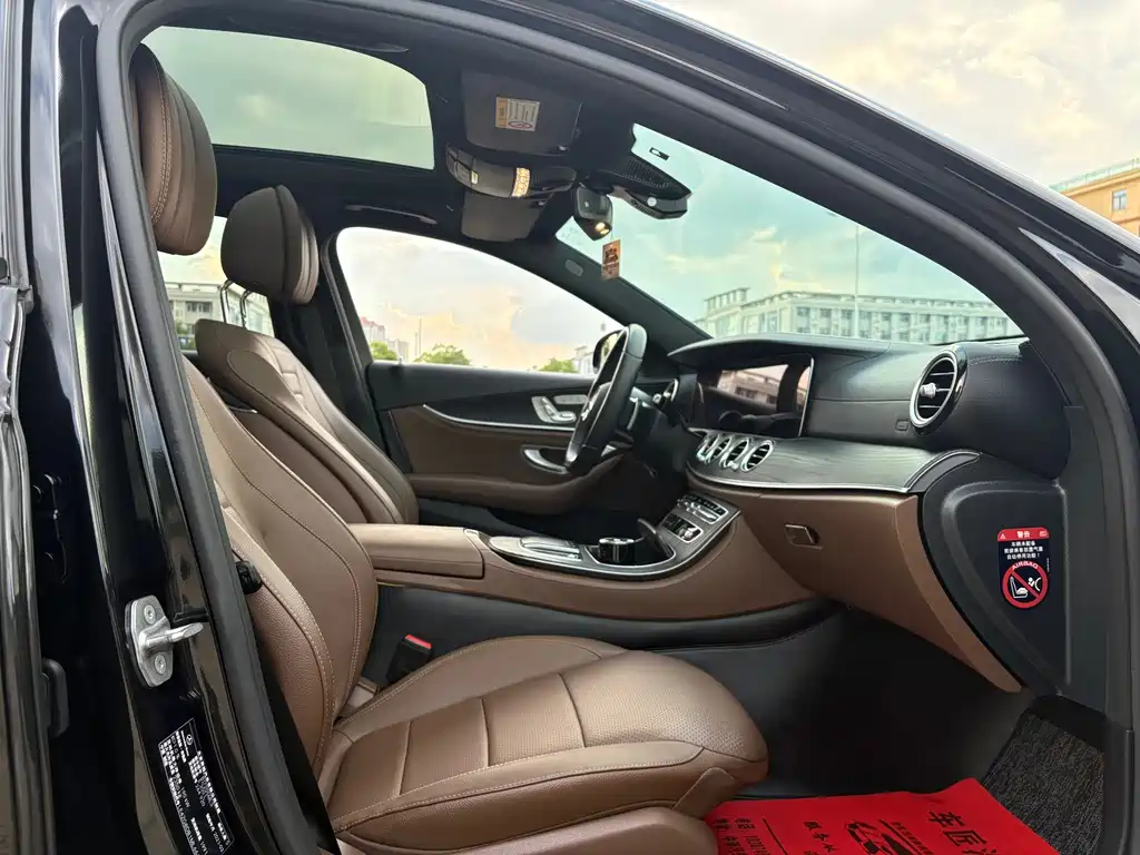Mercedes-Benz E-Class — миниатюра 10