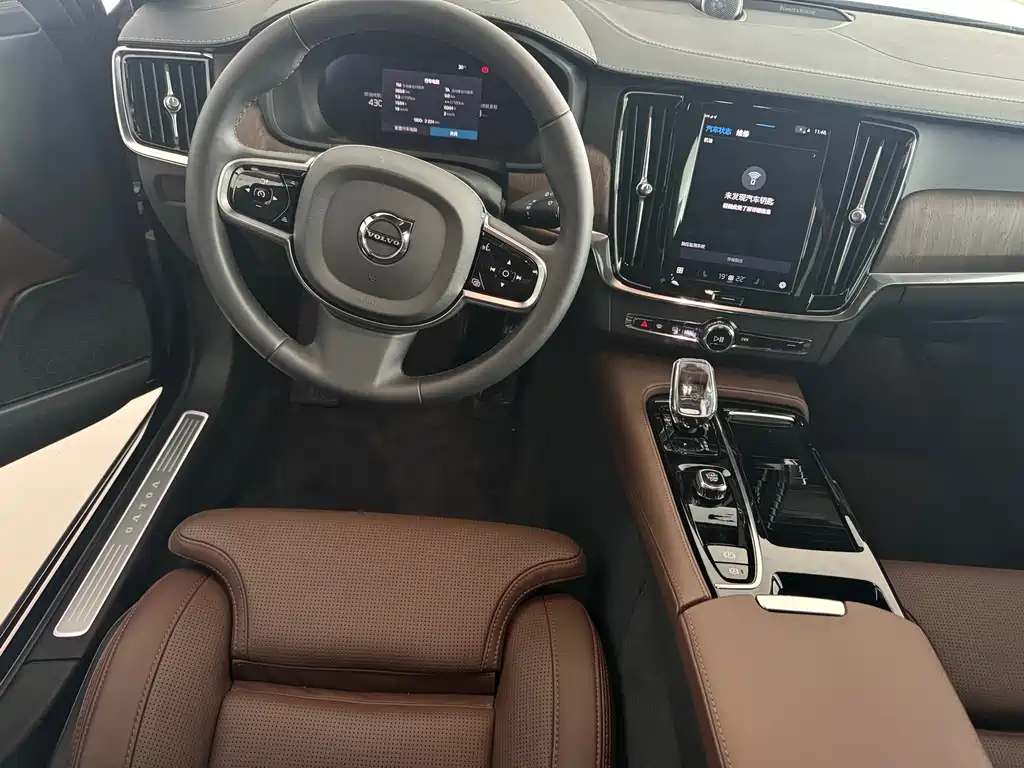 VOLVO S90 PLUG IN HYBRID