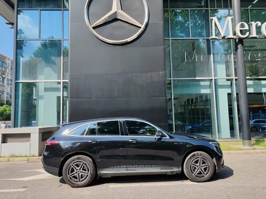 Mercedes-Benz EQC — миниатюра 7