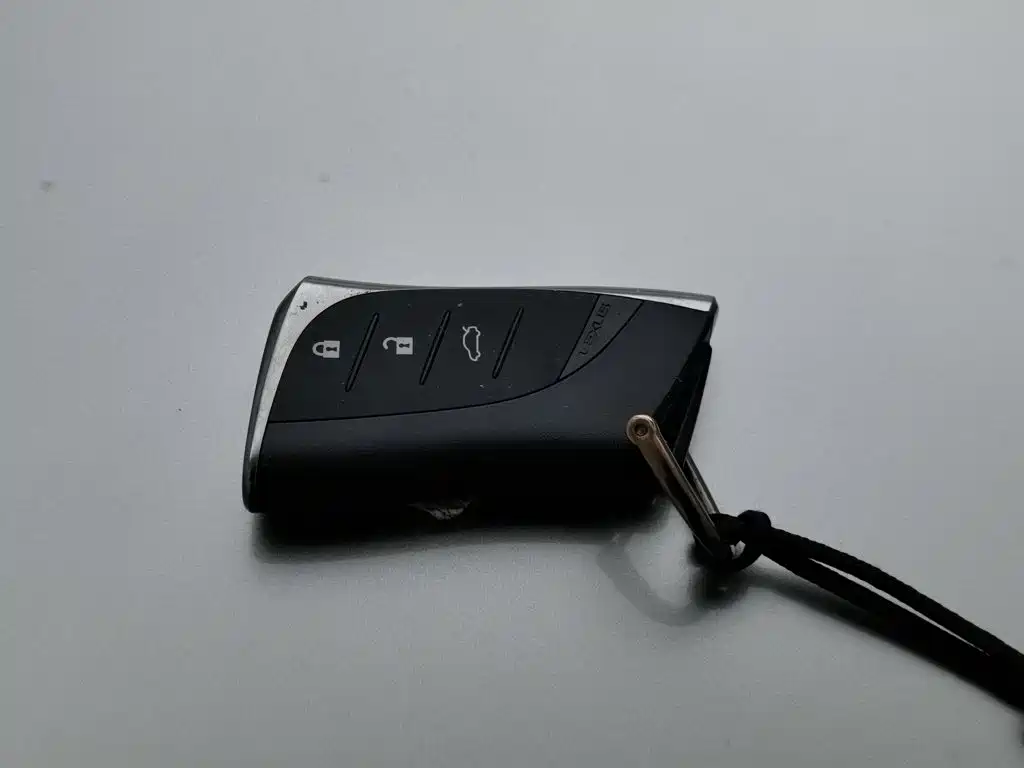 Lexus ES — миниатюра 19