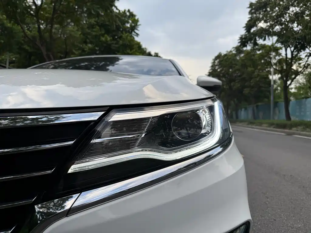 Roewe i6 New Energy — миниатюра 16