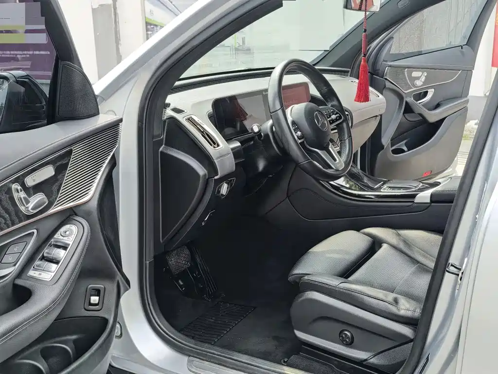 Mercedes-Benz EQC — миниатюра 2